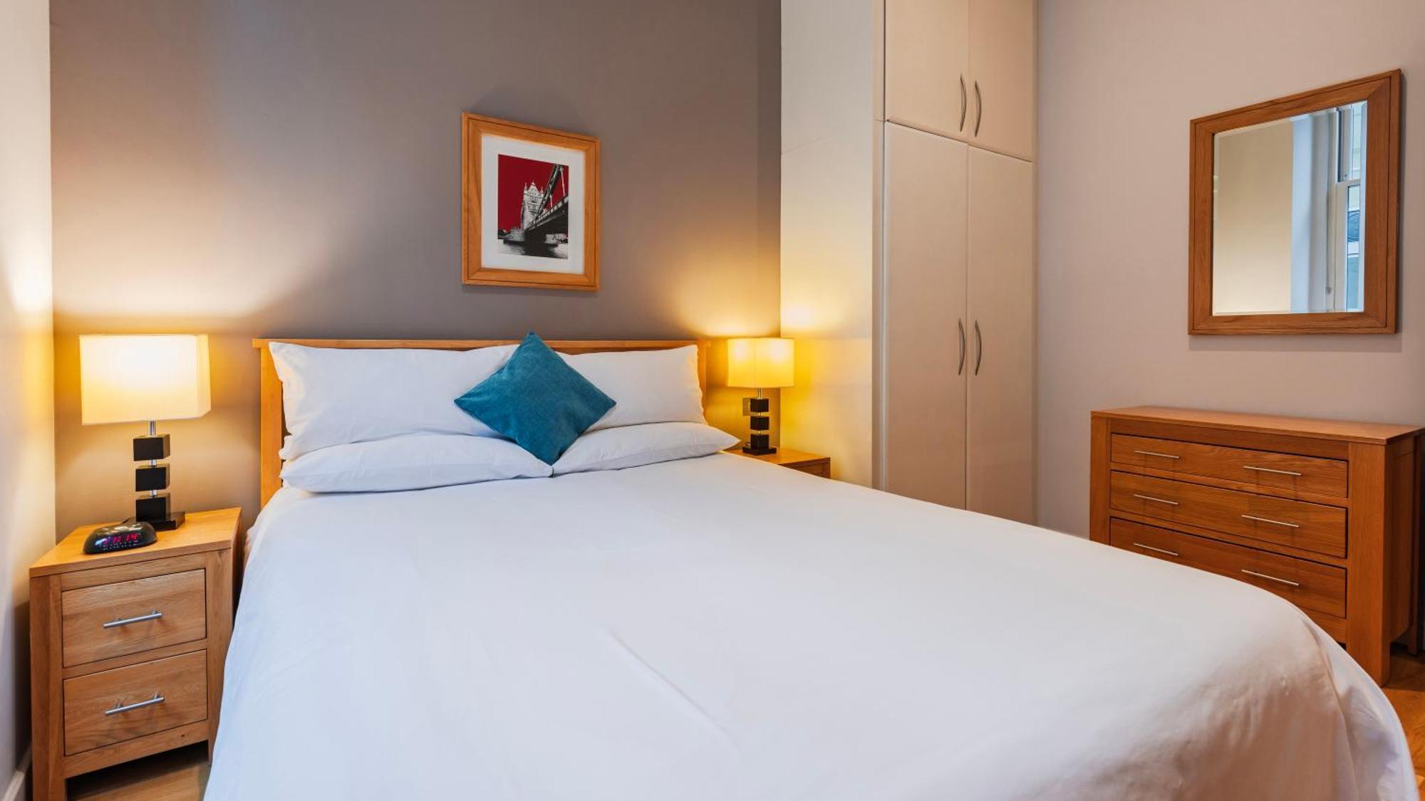 Cannon Street Serviced Apartments By Lovelystay 런던 외부 사진