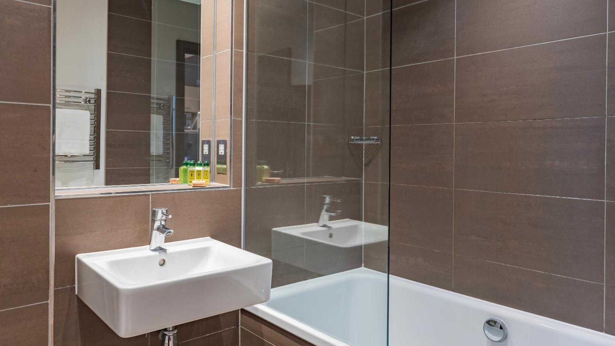 Cannon Street Serviced Apartments By Lovelystay 런던 외부 사진