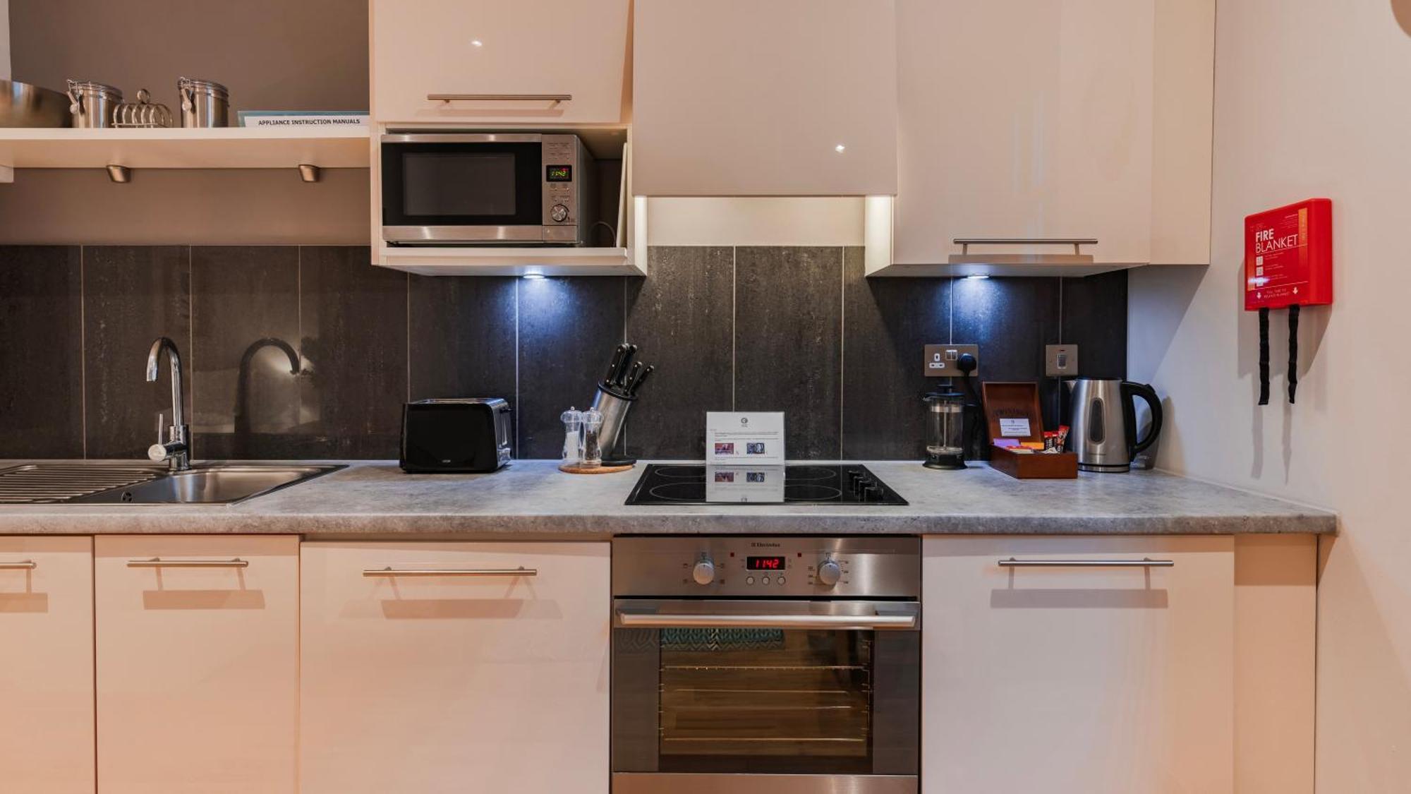 Cannon Street Serviced Apartments By Lovelystay 런던 외부 사진