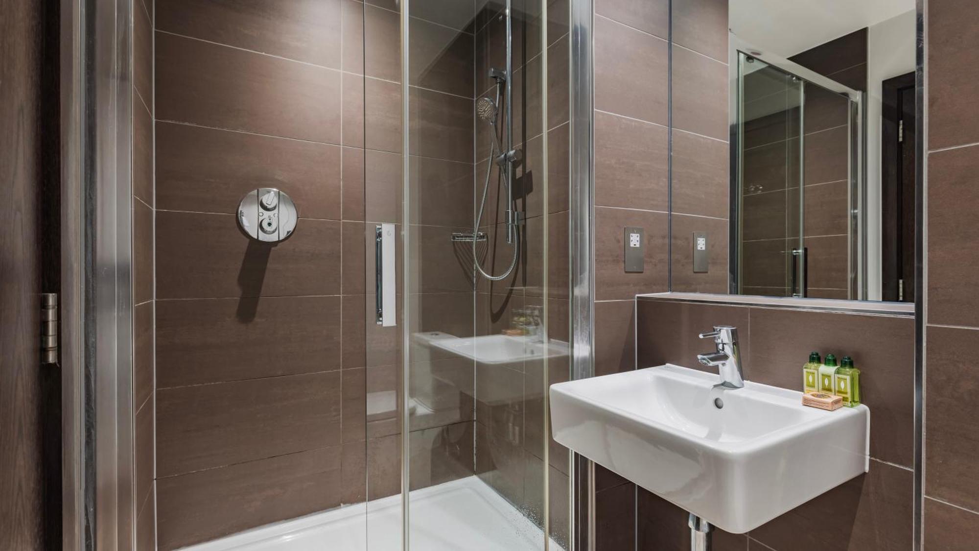 Cannon Street Serviced Apartments By Lovelystay 런던 외부 사진